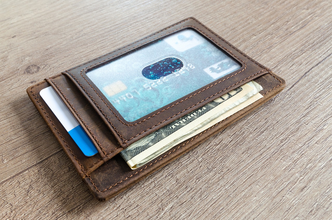 The Benefits of Wallets for Digital Identity Management